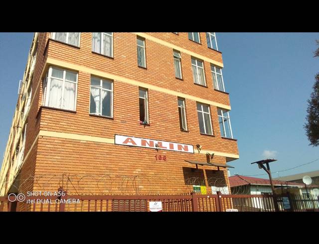 1.5 BEDROOM FLAT FOR SALE IN PRETORIA WEST
